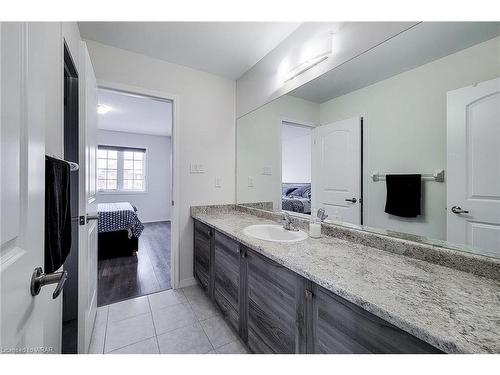 62 Cooke Avenue, Brantford, ON - Indoor Photo Showing Bathroom