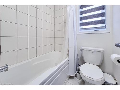 62 Cooke Avenue, Brantford, ON - Indoor Photo Showing Bathroom