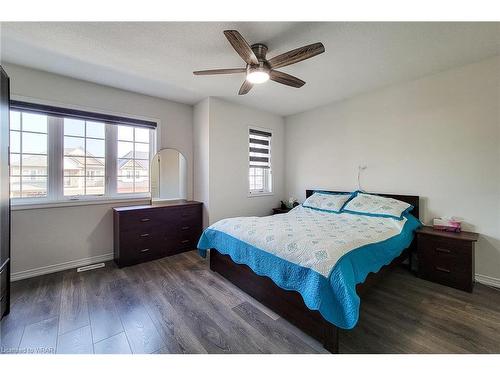 62 Cooke Avenue, Brantford, ON - Indoor Photo Showing Bedroom