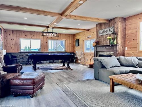 31 Blue Bay Lane, Fenelon Falls, ON - Indoor Photo Showing Living Room