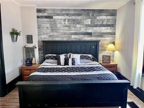 31 Blue Bay Lane, Fenelon Falls, ON - Indoor Photo Showing Bedroom