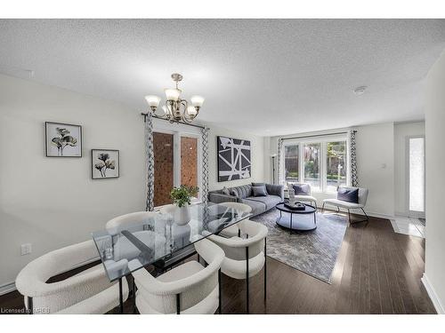 2225 Shadetree Avenue, Burlington, ON - Indoor Photo Showing Living Room