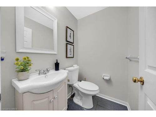 2225 Shadetree Avenue, Burlington, ON - Indoor Photo Showing Bathroom