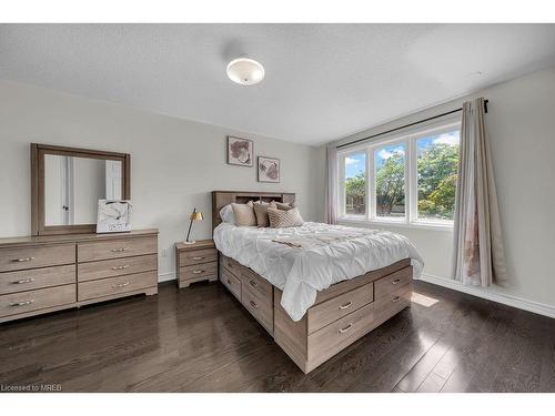 2225 Shadetree Avenue, Burlington, ON - Indoor Photo Showing Bedroom