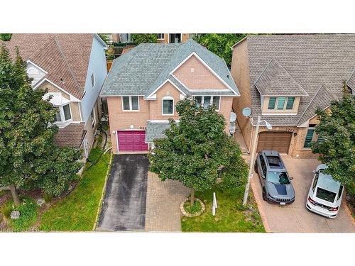 2225 Shadetree Avenue, Burlington, ON - Outdoor