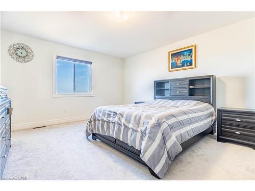 3738 Stewart Avenue, London, ON - Indoor Photo Showing Bedroom