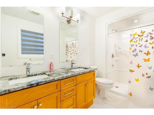 3738 Stewart Avenue, London, ON - Indoor Photo Showing Bathroom