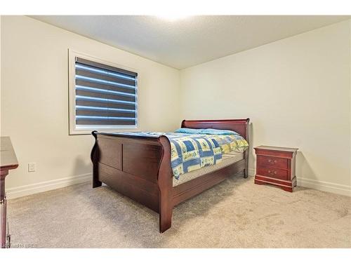 3738 Stewart Avenue, London, ON - Indoor Photo Showing Bedroom