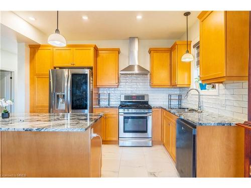 3738 Stewart Avenue, London, ON - Indoor Photo Showing Kitchen With Upgraded Kitchen