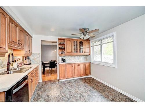 288 Salisbury Avenue, Cambridge, ON - Indoor Photo Showing Kitchen With Double Sink