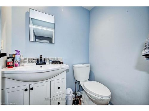 288 Salisbury Avenue, Cambridge, ON - Indoor Photo Showing Bathroom