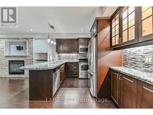 317 Sienna Crescent, Kitchener, ON - Indoor Photo Showing Kitchen With Stainless Steel Kitchen With Upgraded Kitchen