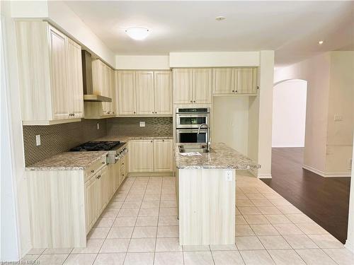 8659 Chickory Trail, Niagara Falls, ON - Indoor Photo Showing Kitchen