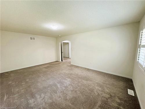 8659 Chickory Trail, Niagara Falls, ON - Indoor Photo Showing Other Room