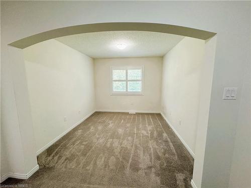 8659 Chickory Trail, Niagara Falls, ON - Indoor Photo Showing Other Room