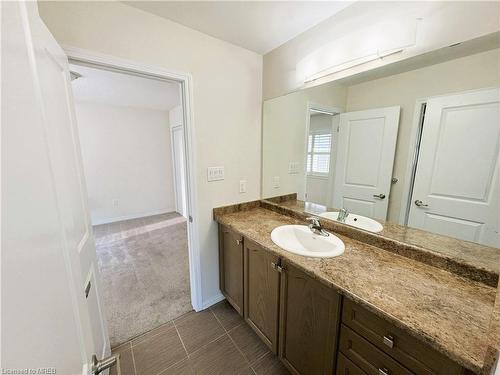 8659 Chickory Trail, Niagara Falls, ON - Indoor Photo Showing Bathroom