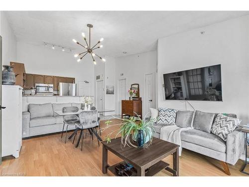 409-4005 Kilmer Drive, Burlington, ON - Indoor Photo Showing Living Room