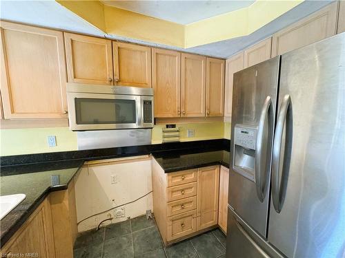 318-895 Maple Avenue, Burlington, ON - Indoor Photo Showing Kitchen