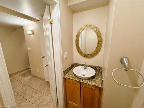 318-895 Maple Avenue, Burlington, ON - Indoor Photo Showing Bathroom