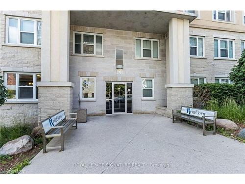 506-251 Lester Street, Waterloo, ON - Outdoor