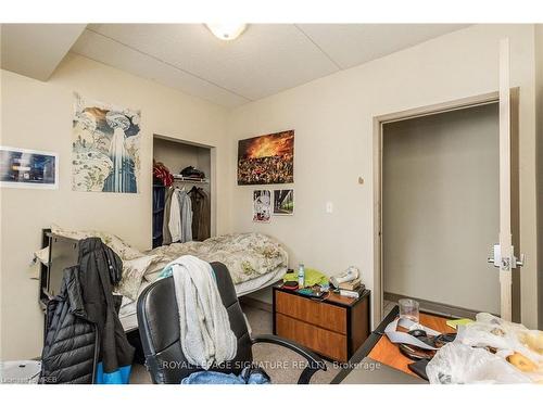 506-251 Lester Street, Waterloo, ON - Indoor Photo Showing Bedroom