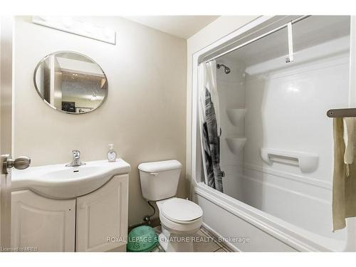 506-251 Lester Street, Waterloo, ON - Indoor Photo Showing Bathroom