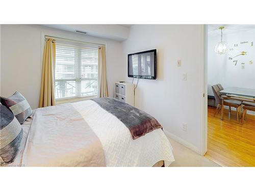 422-60 Mendelssohn Street, Toronto, ON - Indoor Photo Showing Bedroom