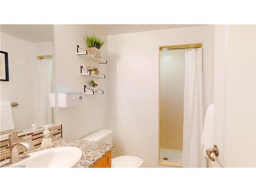 422-60 Mendelssohn Street, Toronto, ON - Indoor Photo Showing Bathroom