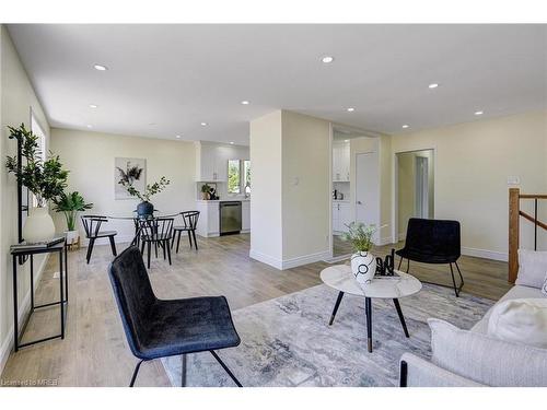 8776 Centennial Road, St. Thomas, ON - Indoor Photo Showing Living Room