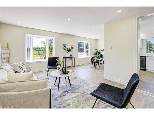 8776 Centennial Road, St. Thomas, ON - Indoor Photo Showing Living Room