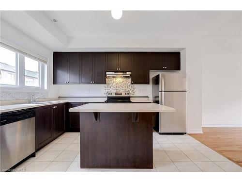 17 Aspen Hills Road, Brampton, ON - Indoor Photo Showing Kitchen