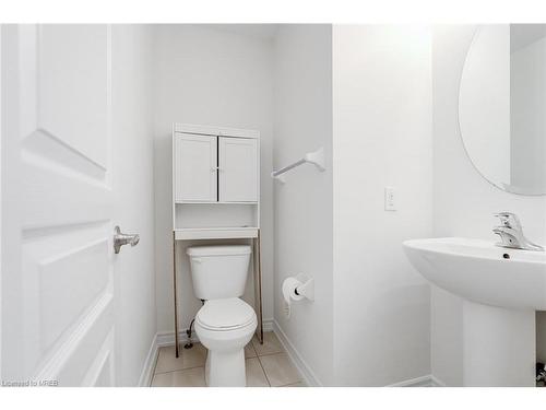 17 Aspen Hills Road, Brampton, ON - Indoor Photo Showing Bathroom