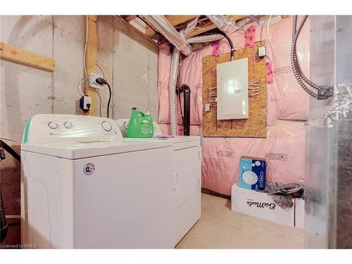 17 Aspen Hills Road, Brampton, ON - Indoor Photo Showing Laundry Room