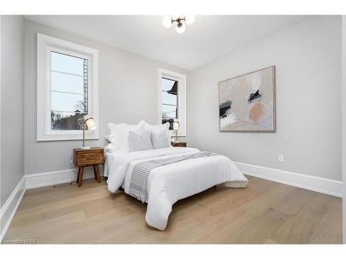 501 Avonwood Drive, Mississauga, ON - Indoor Photo Showing Bedroom