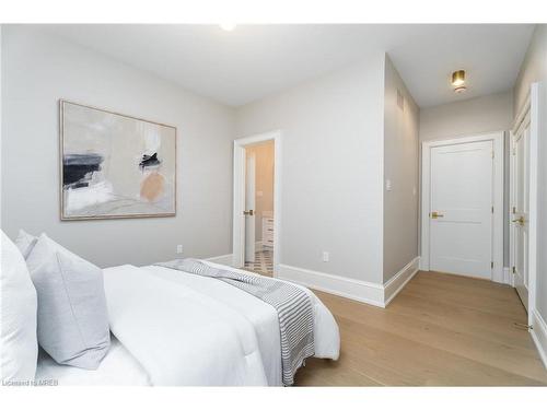 501 Avonwood Drive, Mississauga, ON - Indoor Photo Showing Bedroom