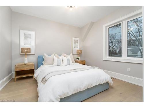 501 Avonwood Drive, Mississauga, ON - Indoor Photo Showing Bedroom