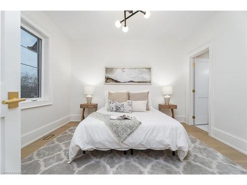 501 Avonwood Drive, Mississauga, ON - Indoor Photo Showing Bedroom