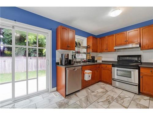 14 Potters Way, Woodstock, ON - Indoor Photo Showing Kitchen