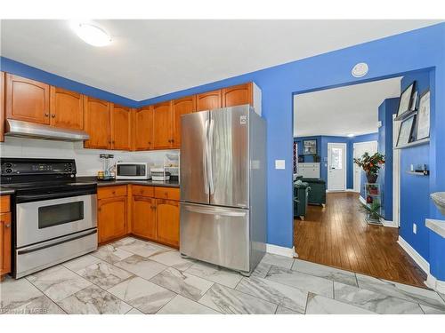 14 Potters Way, Woodstock, ON - Indoor Photo Showing Kitchen