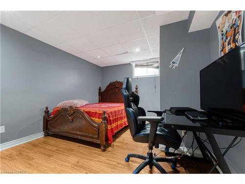 14 Potters Way, Woodstock, ON - Indoor Photo Showing Bedroom