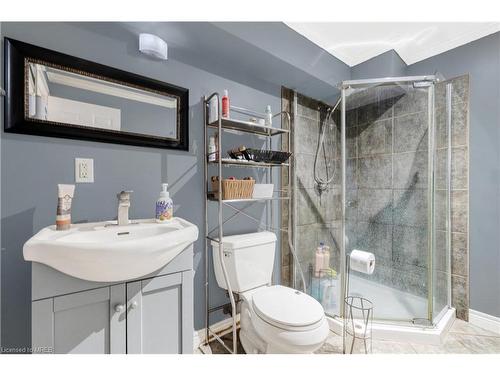 14 Potters Way, Woodstock, ON - Indoor Photo Showing Bathroom