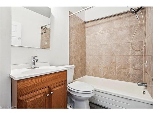 126 Dreaney Avenue, London, ON - Indoor Photo Showing Bathroom