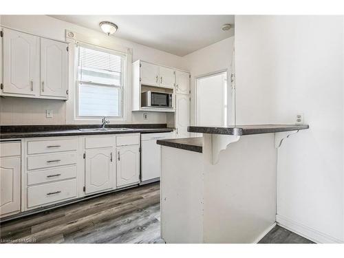 126 Dreaney Avenue, London, ON - Indoor Photo Showing Kitchen