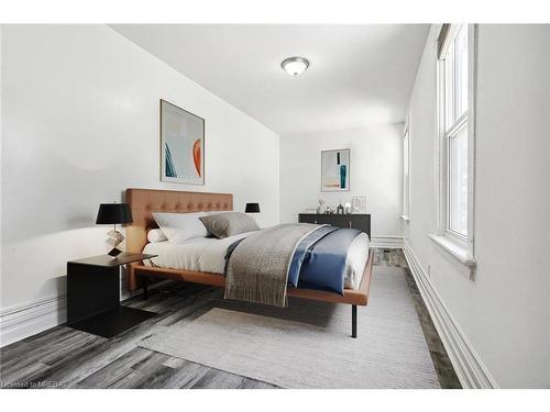 126 Dreaney Avenue, London, ON - Indoor Photo Showing Bedroom