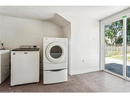 126 Dreaney Avenue, London, ON - Indoor Photo Showing Laundry Room