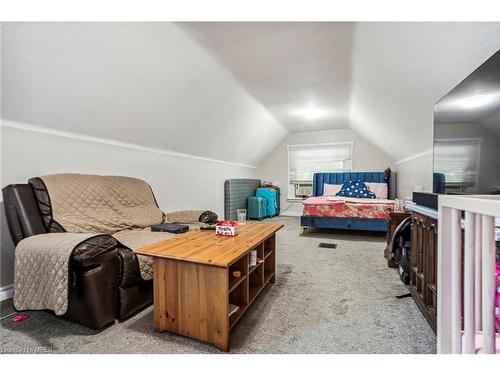 126 Dreaney Avenue, London, ON - Indoor Photo Showing Bedroom