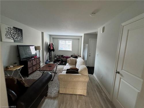 64-7768 Ascot Circle Circle, Niagara Falls, ON - Indoor Photo Showing Living Room