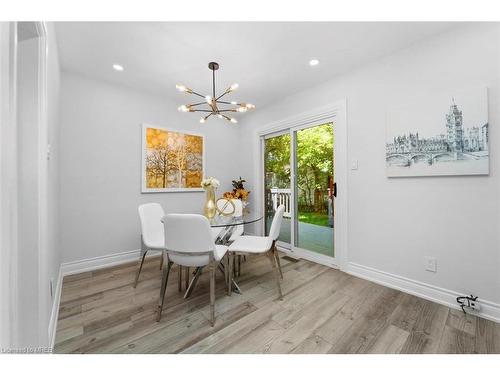 101 Crone Court, Newmarket, ON - Indoor Photo Showing Dining Room