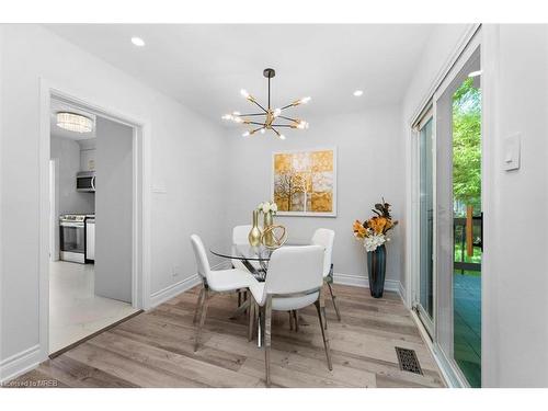 101 Crone Court, Newmarket, ON - Indoor Photo Showing Dining Room