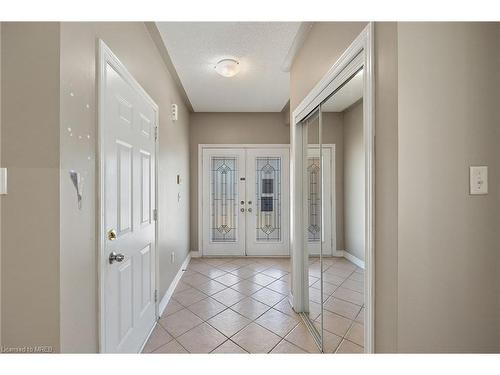 7173 Village Walk, Mississauga, ON - Indoor Photo Showing Other Room